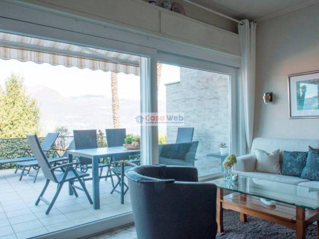 Villa in vendita a Porto Valtravaglia VA