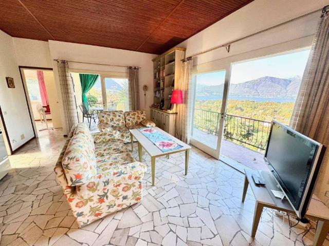 Villa in vendita a Porto Valtravaglia VA