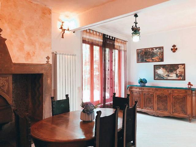 Villa in vendita a Porto Valtravaglia VA