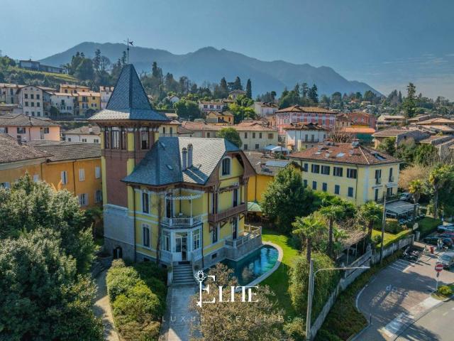 Villa in vendita a Porto Valtravaglia VA
