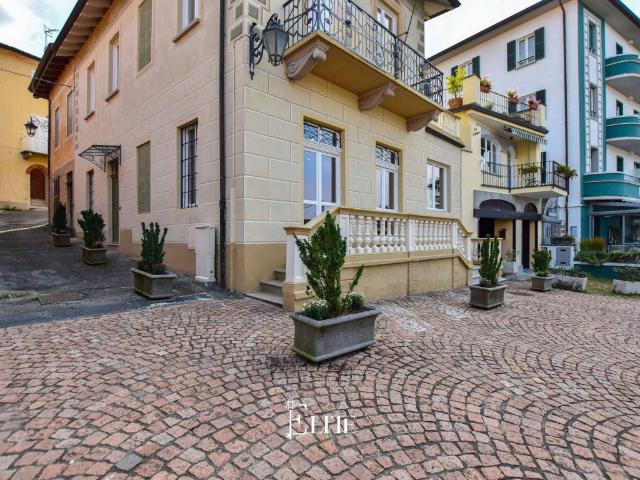 Villa in vendita a Porto Valtravaglia VA