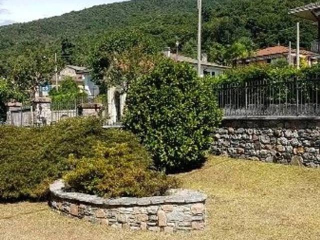 Villa in vendita a Porto Valtravaglia VA