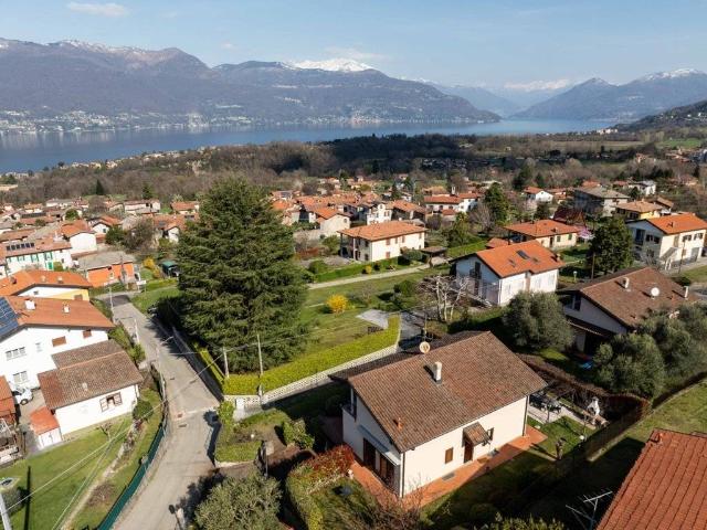 Villa in vendita a Porto Valtravaglia VA
