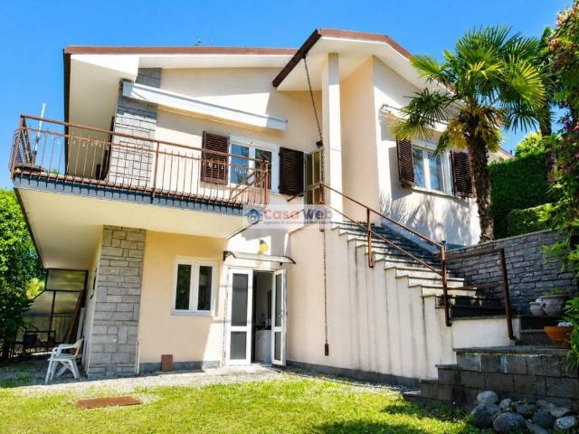 Villa in vendita a Porto Valtravaglia VA