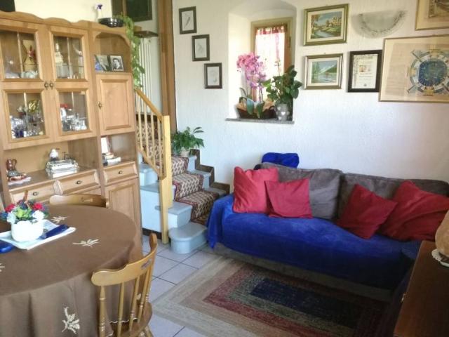 Villa in vendita a Porto Valtravaglia VA