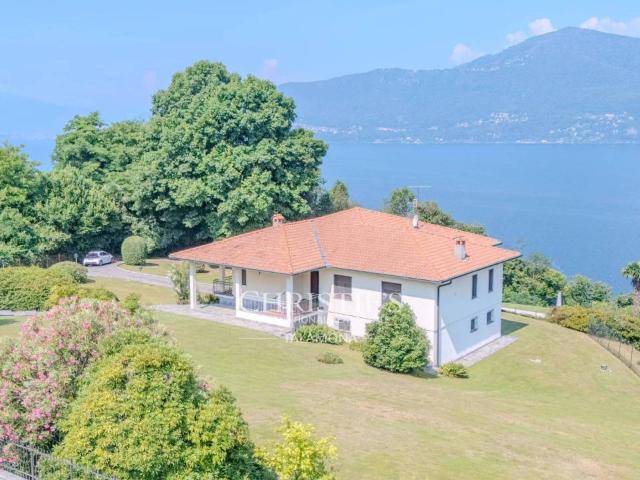 Villa in vendita a Porto Valtravaglia VA