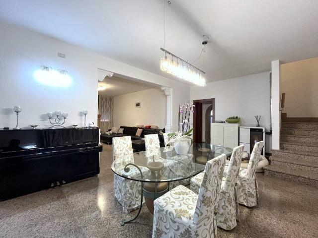 Villa in vendita a Porto Viro RO