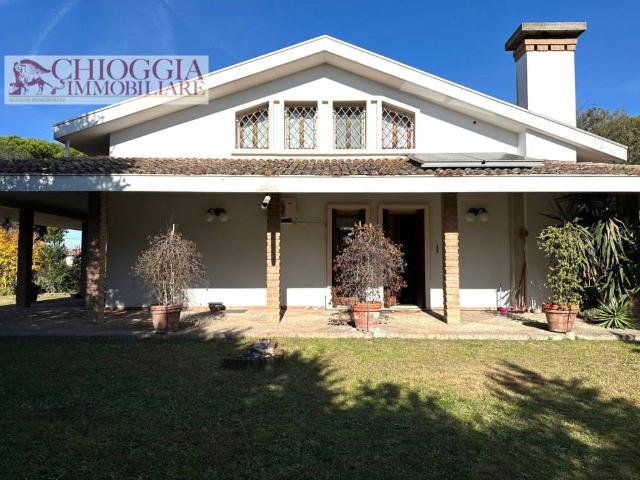Villa in vendita a Porto Viro RO
