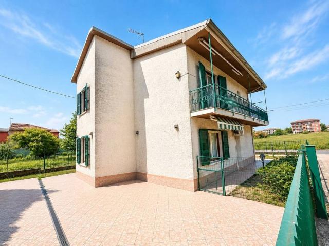 Villa in vendita a Portalbera PV