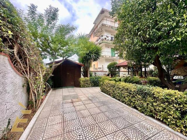 Villa in vendita a Portici NA
