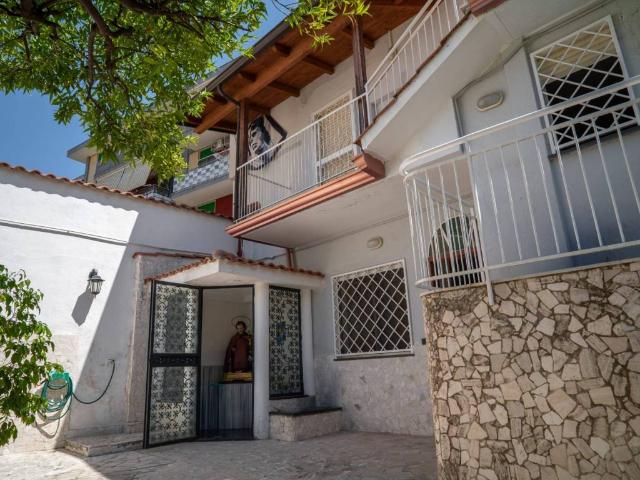 Villa in vendita a Portici NA