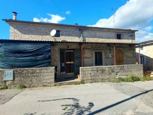Villa in vendita a Posta Fibreno FR