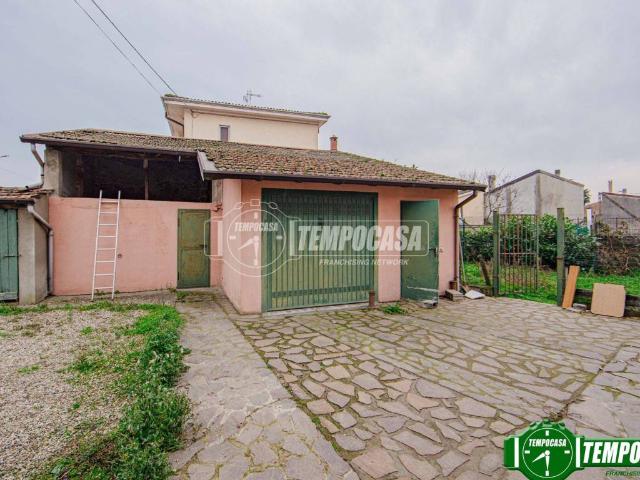 Villa in vendita a Pavia PV