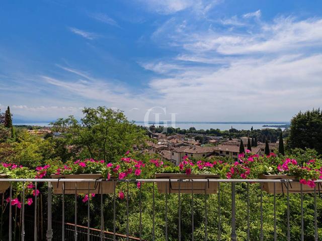 Villa in vendita a Padenghe sul Garda BS