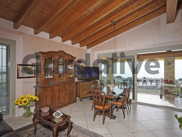 Villa in vendita a Padenghe sul Garda BS