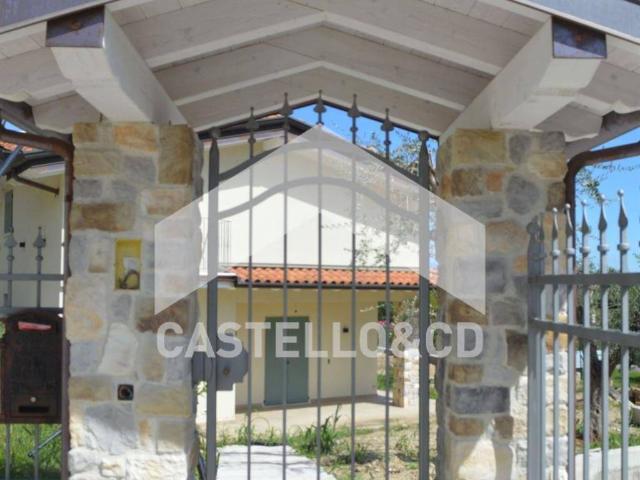 Villa in vendita a Padenghe sul Garda BS