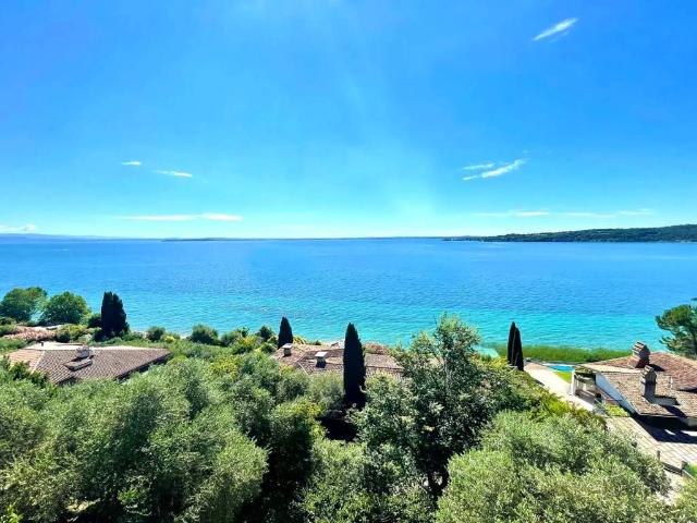 Villa in vendita a Padenghe sul Garda BS