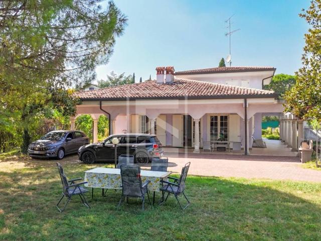 Villa in vendita a Padenghe sul Garda BS