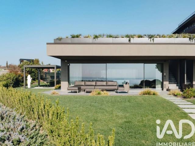 Villa in vendita a Padenghe sul Garda BS