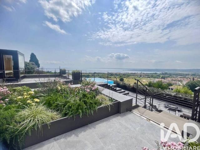 Villa in vendita a Padenghe sul Garda BS