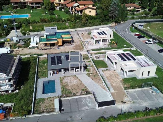 Villa in vendita a Padenghe sul Garda BS