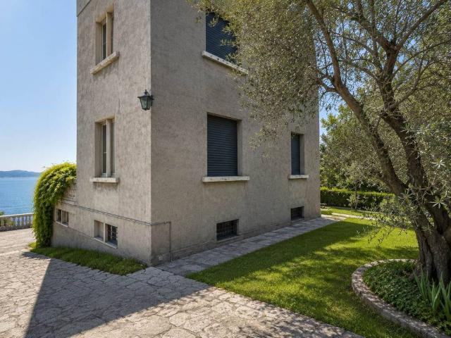Villa in vendita a Padenghe sul Garda BS