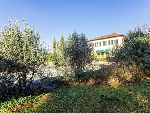 Villa in vendita a Paderno d'Adda LC