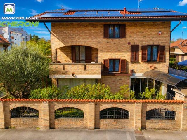 Villa in vendita a Paderno Dugnano MI