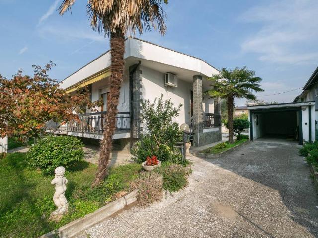 Villa in vendita a Paderno Dugnano MI