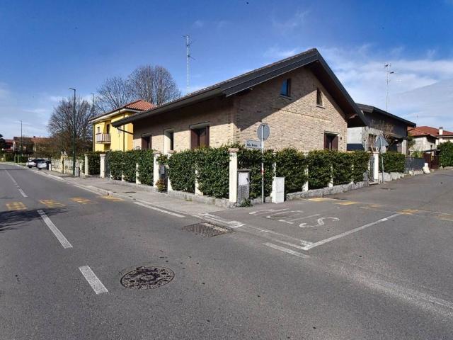 Villa in vendita a Paderno Dugnano MI