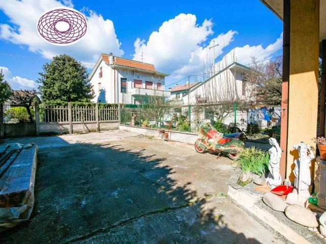 Villa in vendita a Paderno Dugnano MI