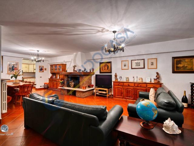 Villa in vendita a Paderno Dugnano, Centro