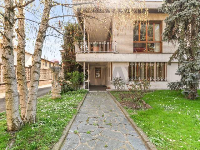 Villa in vendita a Paderno Dugnano