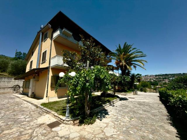 Villa in vendita a Paduli BN