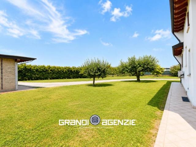 Villa in vendita a Paese TV