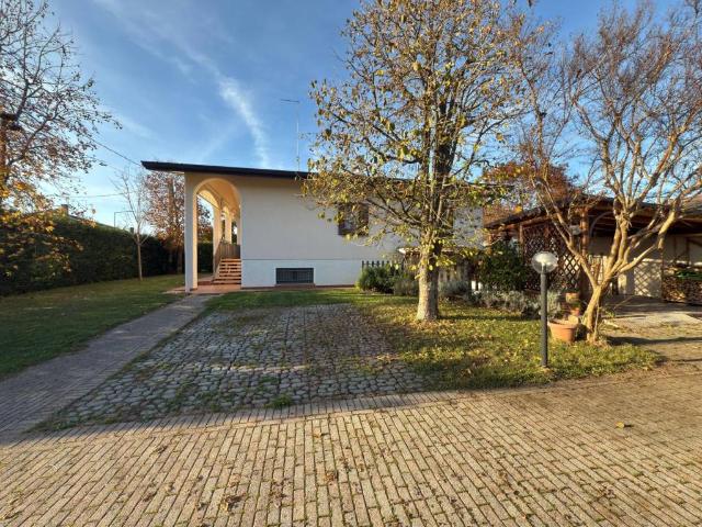 Villa in vendita a Paese TV