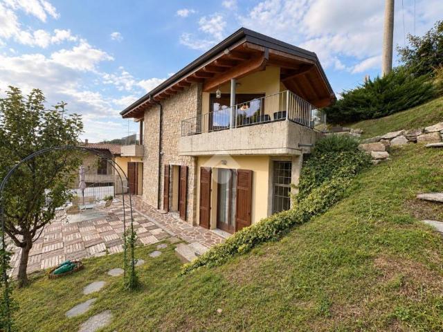 Villa in vendita a Palazzago BG