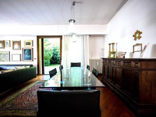 Villa in vendita a Palazzago BG