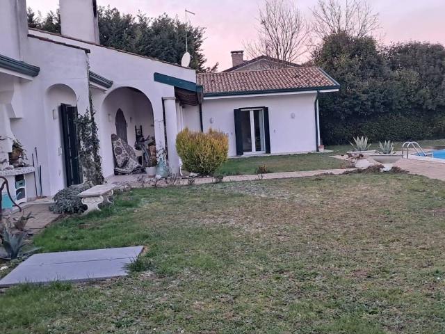 Villa in vendita a Pocenia UD