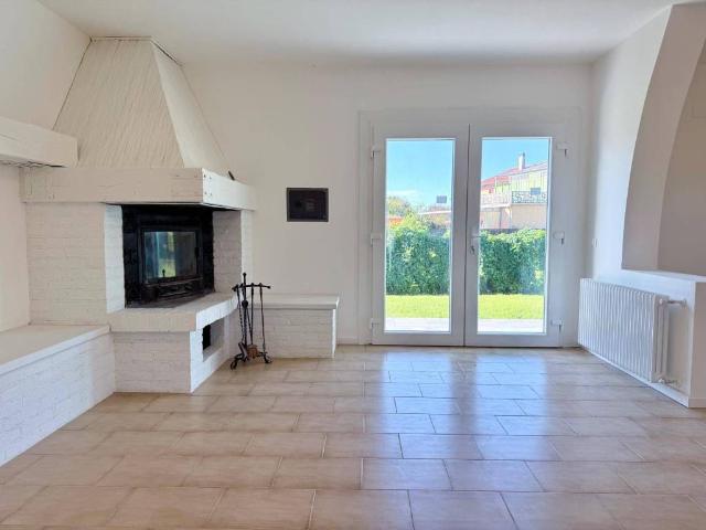 Villa in vendita a Palazzolo dello Stella UD