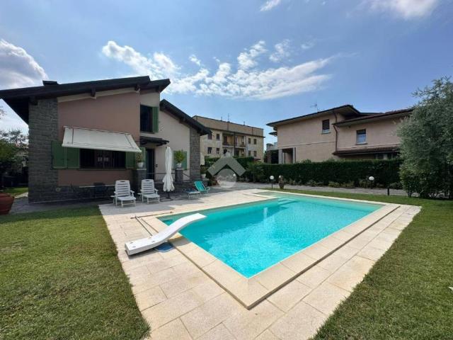 Villa in vendita a Palazzolo sull'Oglio BS