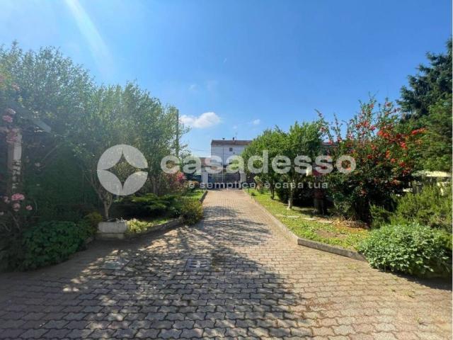 Villa in vendita a Palazzolo Vercellese VC
