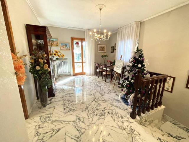 Villa in vendita a Palo del Colle BA