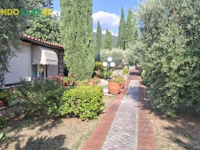 Villa in vendita a Palombara Sabina