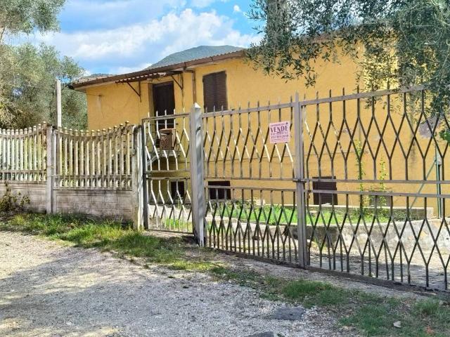 Villa in vendita a Palombara Sabina RM