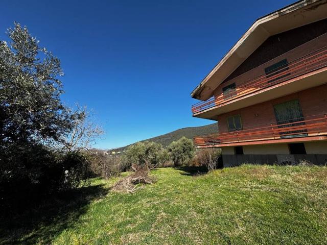 Villa in vendita a Palombara Sabina RM