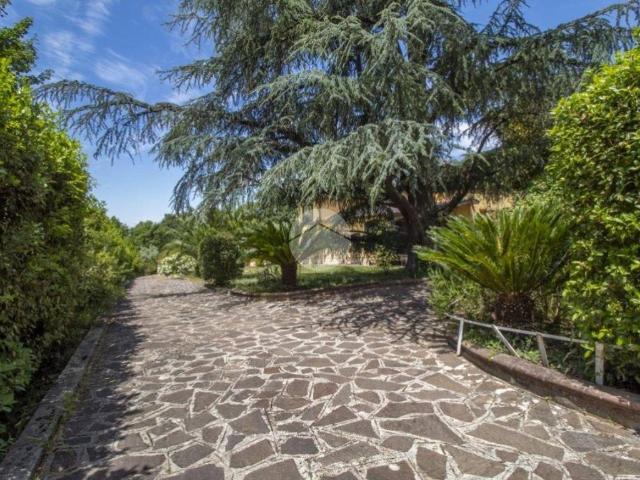 Villa in vendita a Palombara Sabina RM