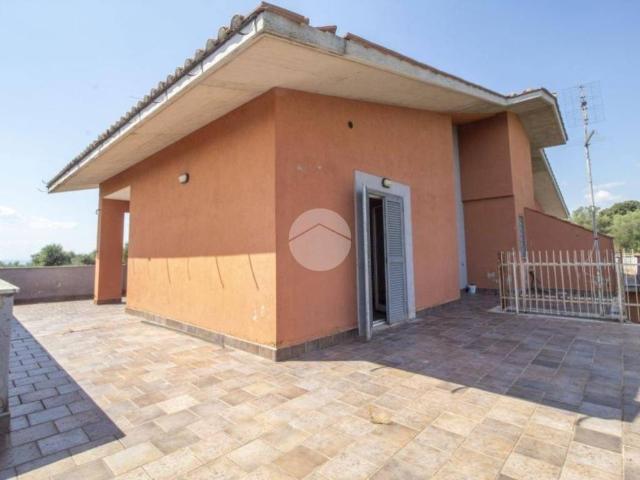 Villa in vendita a Palombara Sabina RM