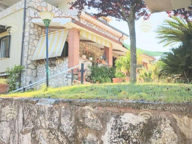 Villa in vendita a Palombara Sabina RM