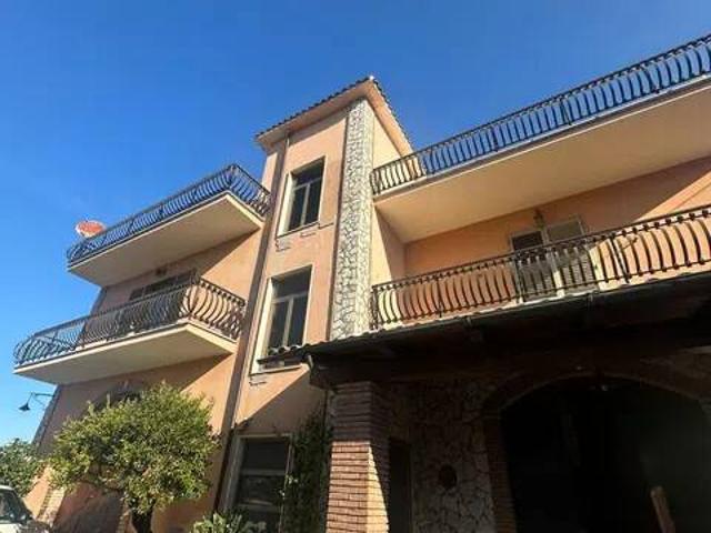 Villa in vendita a Palombara Sabina RM